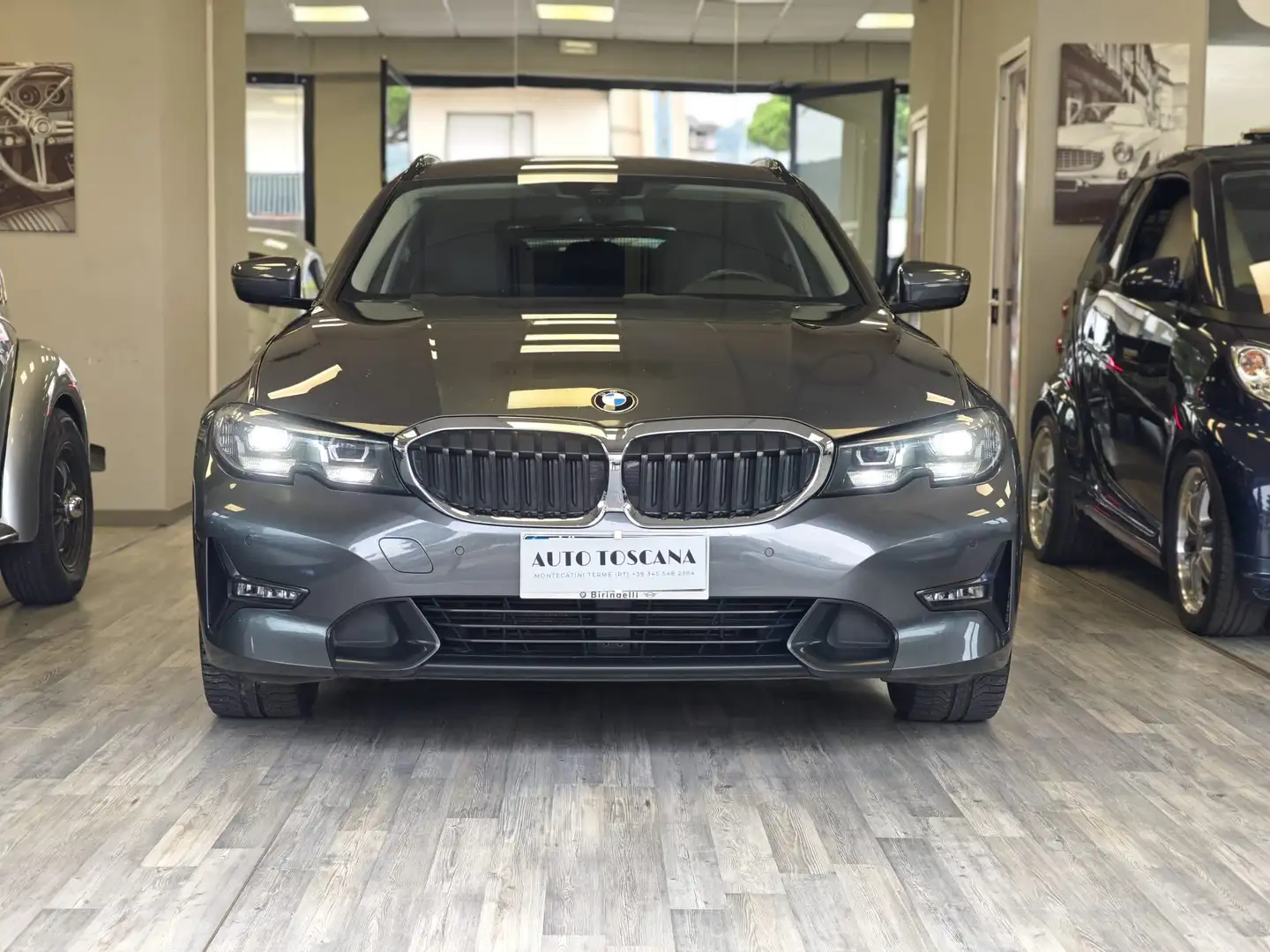 BMW 320 Serie 3 2019 Touring 320d Touring 48V xdrive Sport Grijs - 1