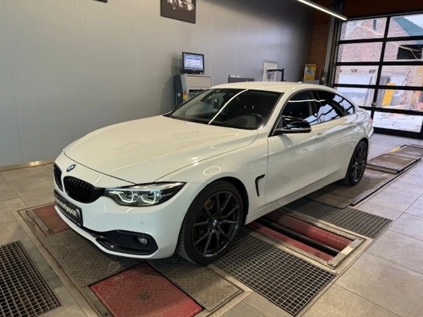 BMW 420 d Gran Coupe Aut. **Sport Line** Weiß - 1