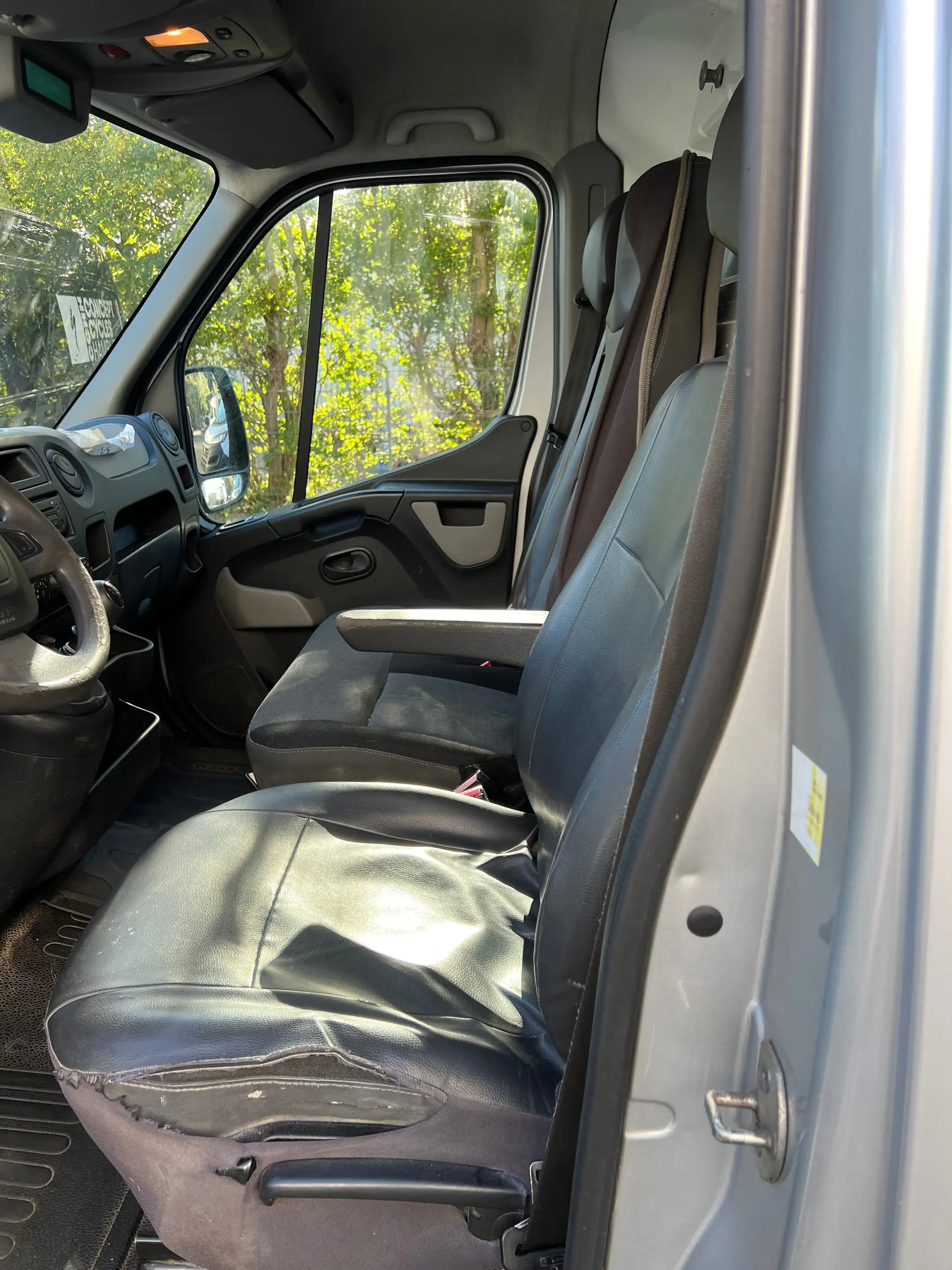 Renault Master L2H2 HKa 3,5t — photo 8