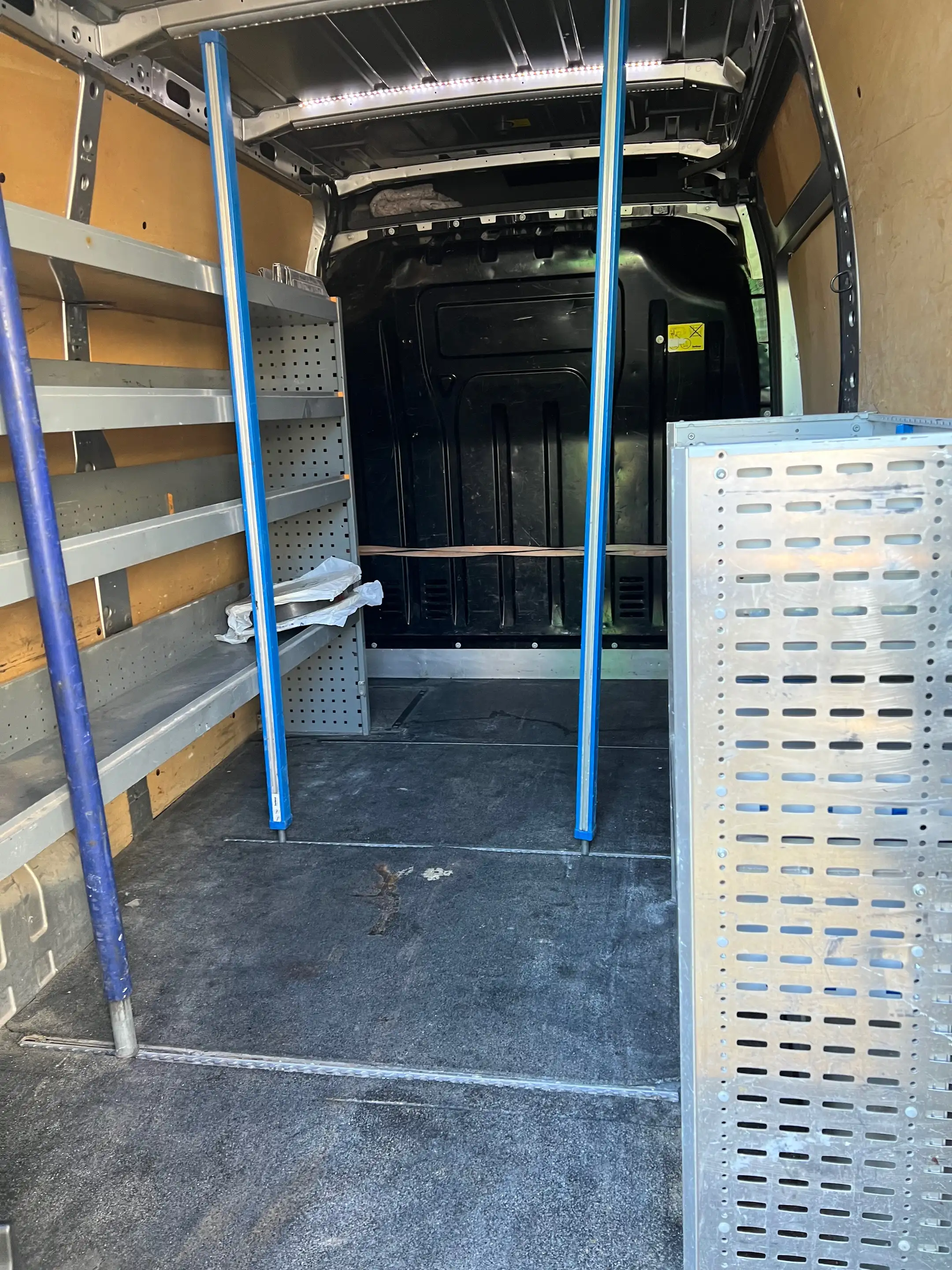 Renault Master L2H2 HKa 3,5t — photo 17
