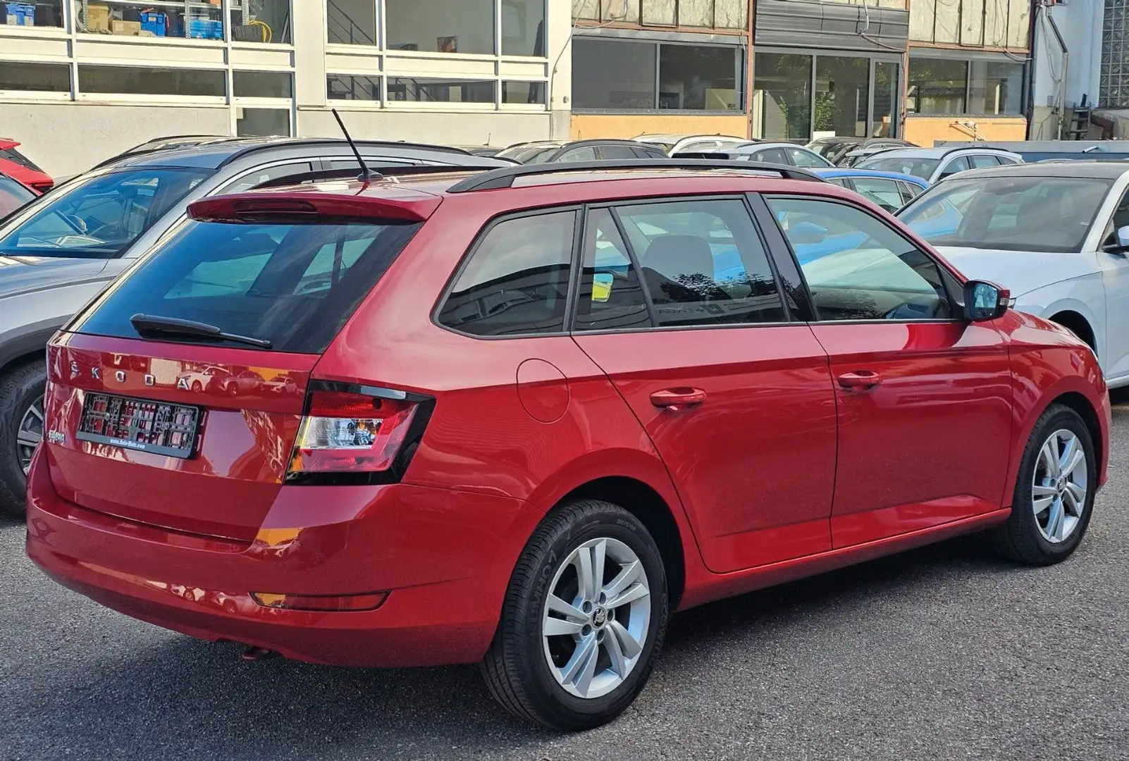 Skoda Fabia 1,0 TSI Combi PDC/Carplay/Sitzheizung Rot - 2