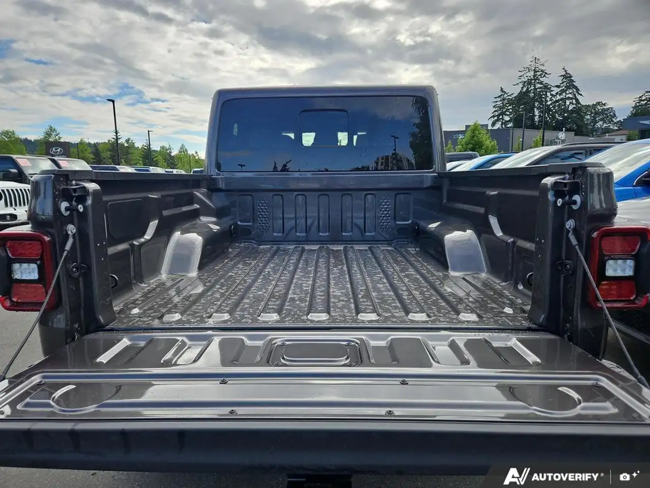 Jeep Gladiator снимка Jeep Gladiator