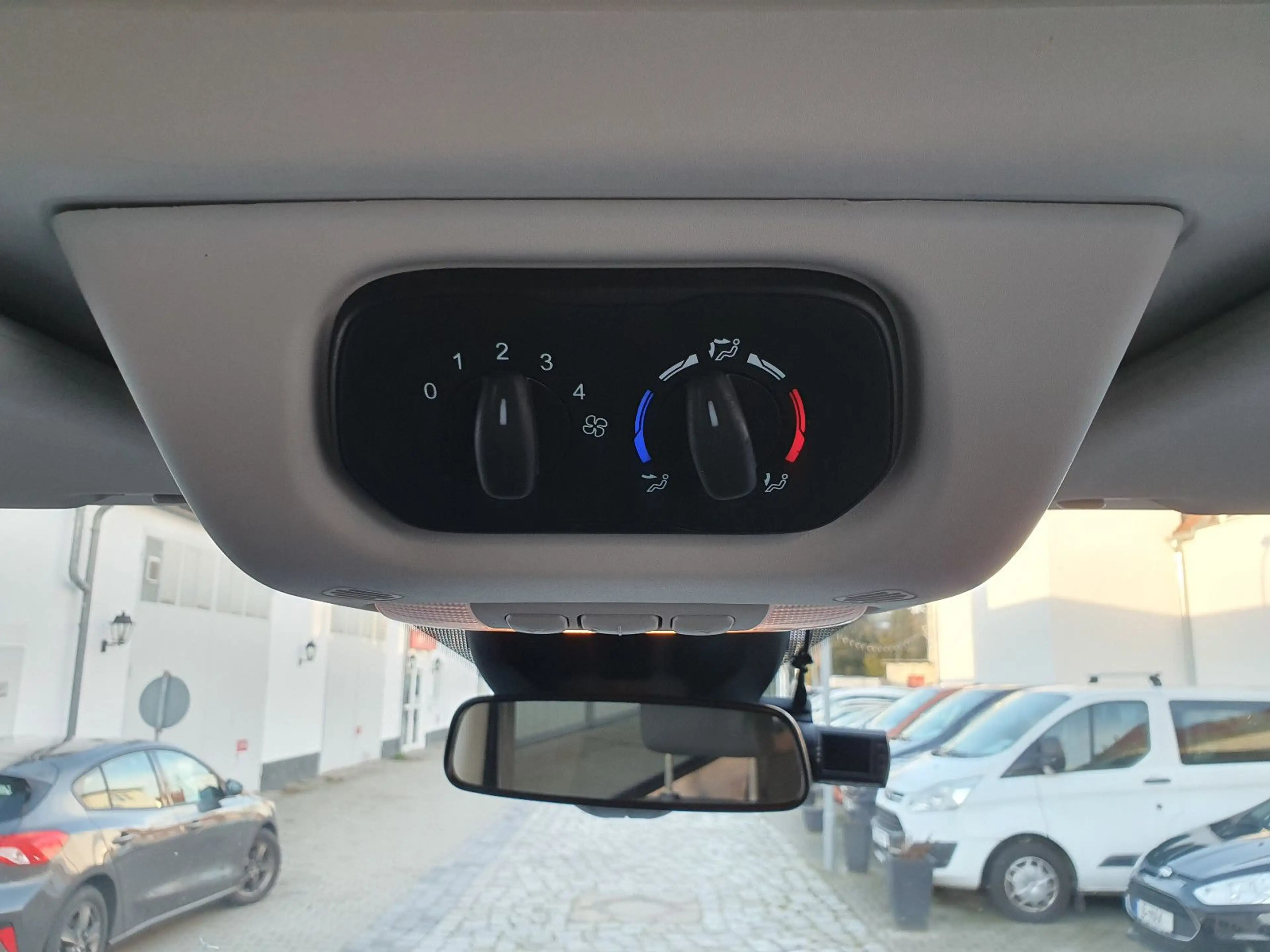 Ford Transit Kombi 310 L2 H2 Trend Navi Motor NEU !!! — photo 16