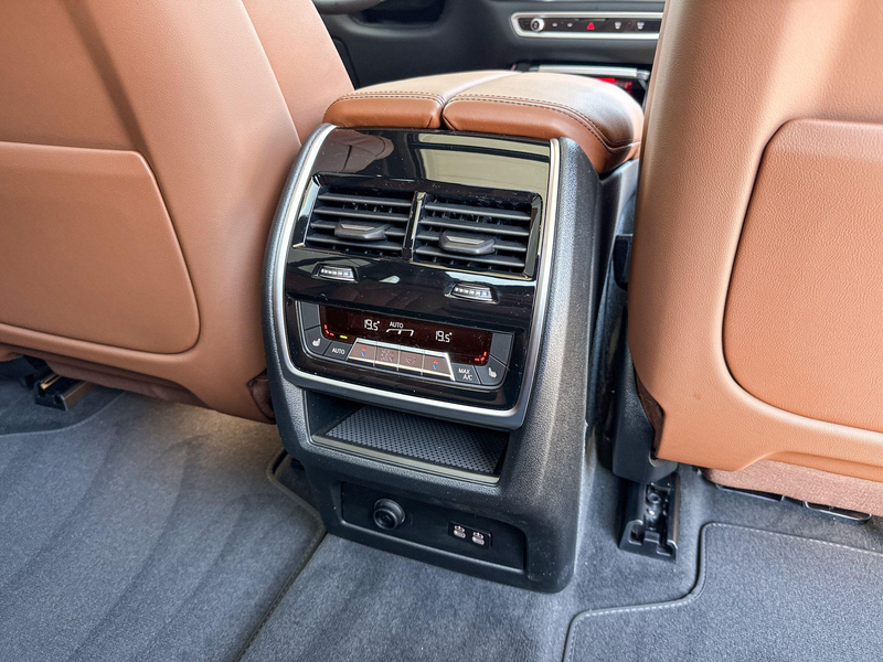 BMW X7 xDrive40i M-Sport / 23 inch / Trekhaak / Driving A — photo 11