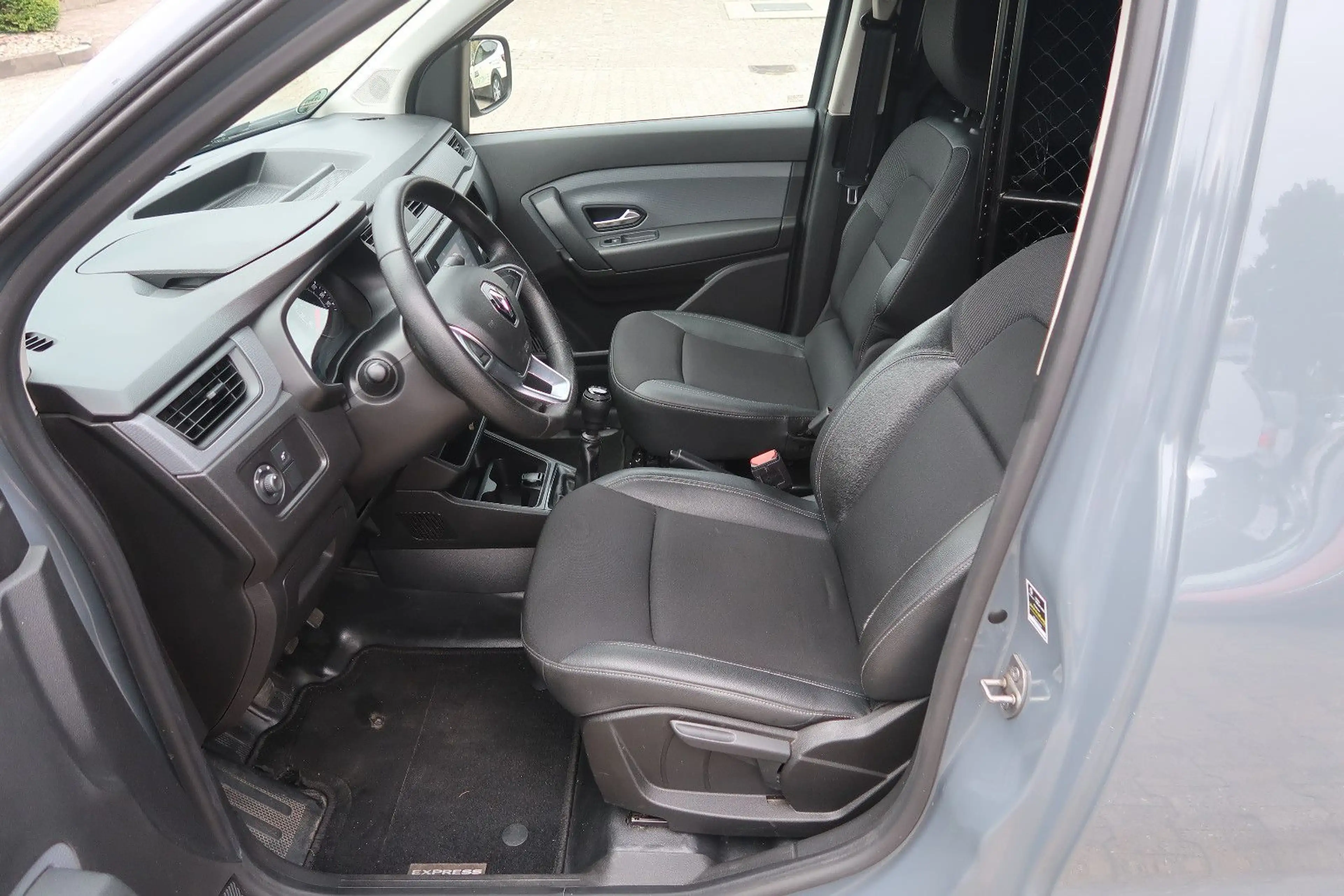 Renault Express 1.5dCi Extra *NAVI *KAMERA *KLIMA *PDC — photo 9