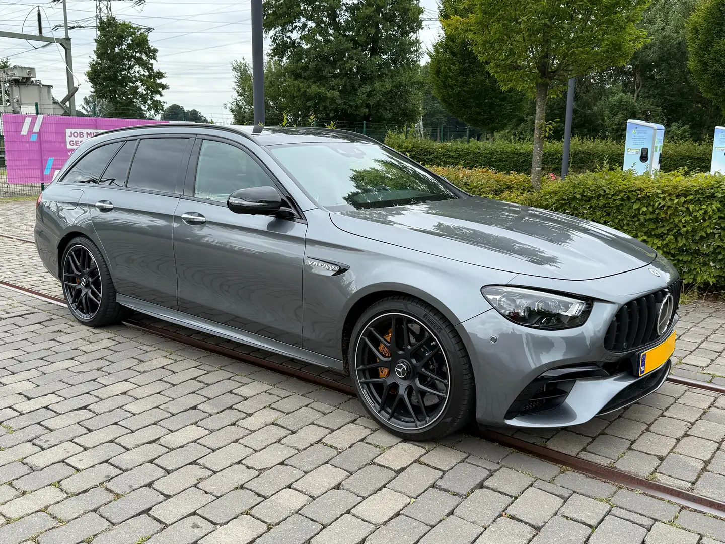 Mercedes-Benz E 63 AMG S Met alle mogelijke opties en 2 jaar garantie Grijs - 1