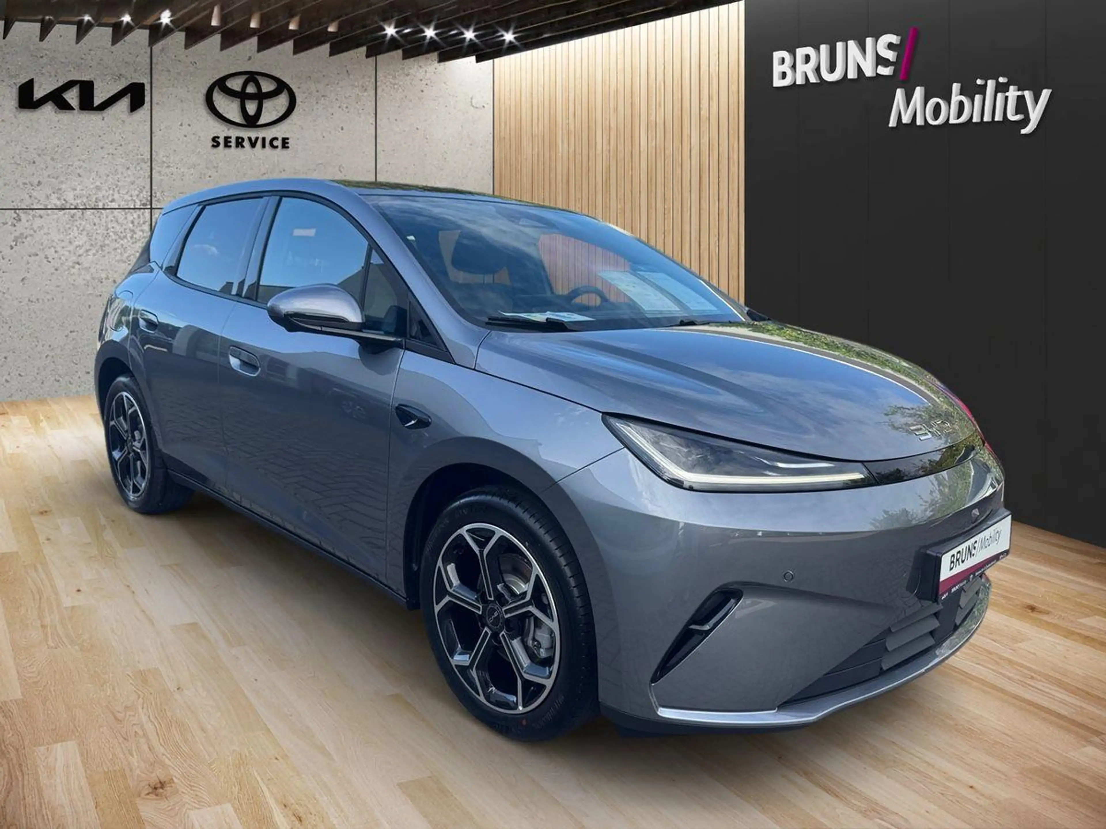 BYD Dolphin G 1.5 DM-i PHEV 156 kW Comfort HeadUp — photo 3