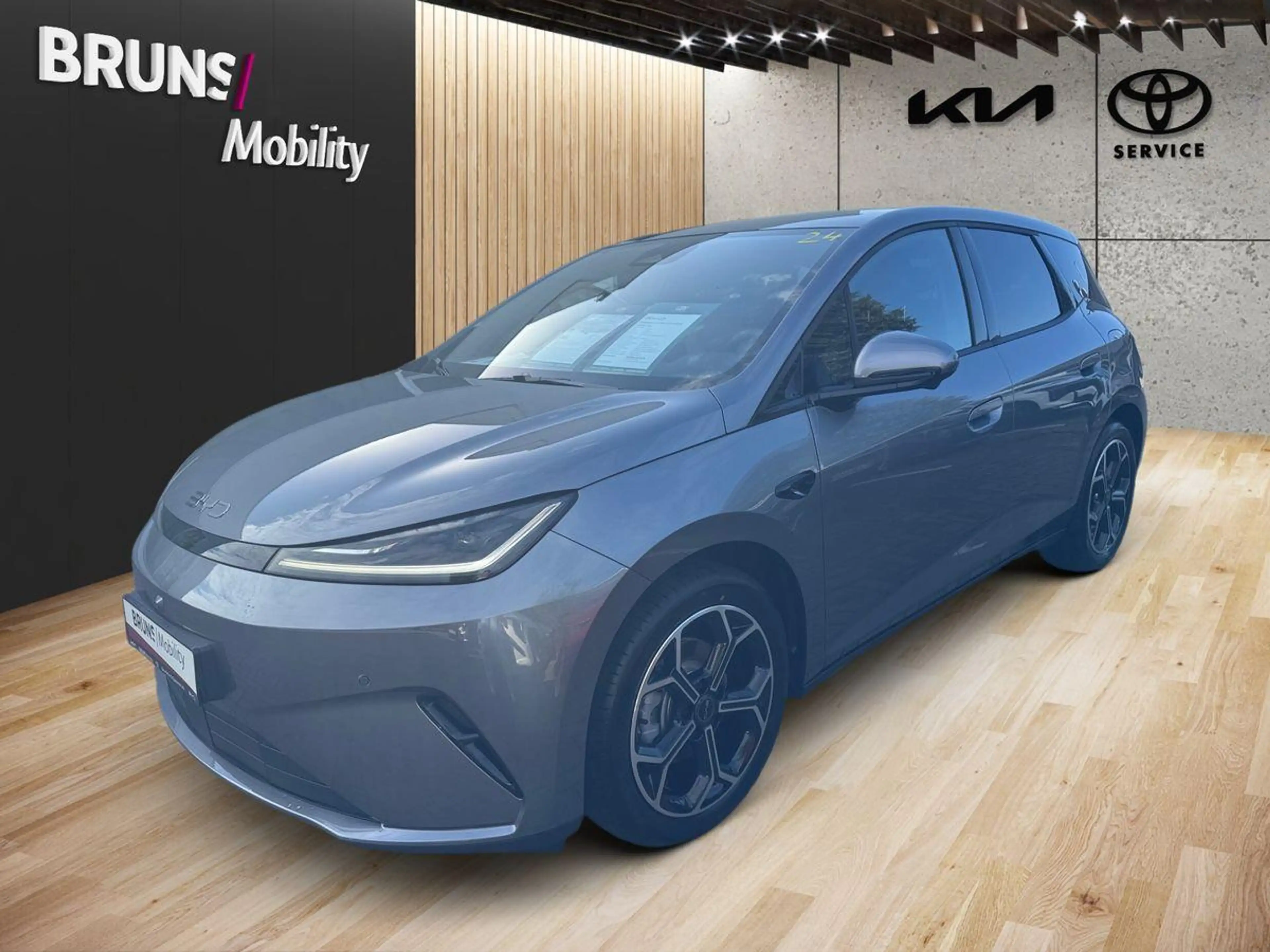 BYD Dolphin G 1.5 DM-i PHEV 156 kW Comfort HeadUp — photo 2