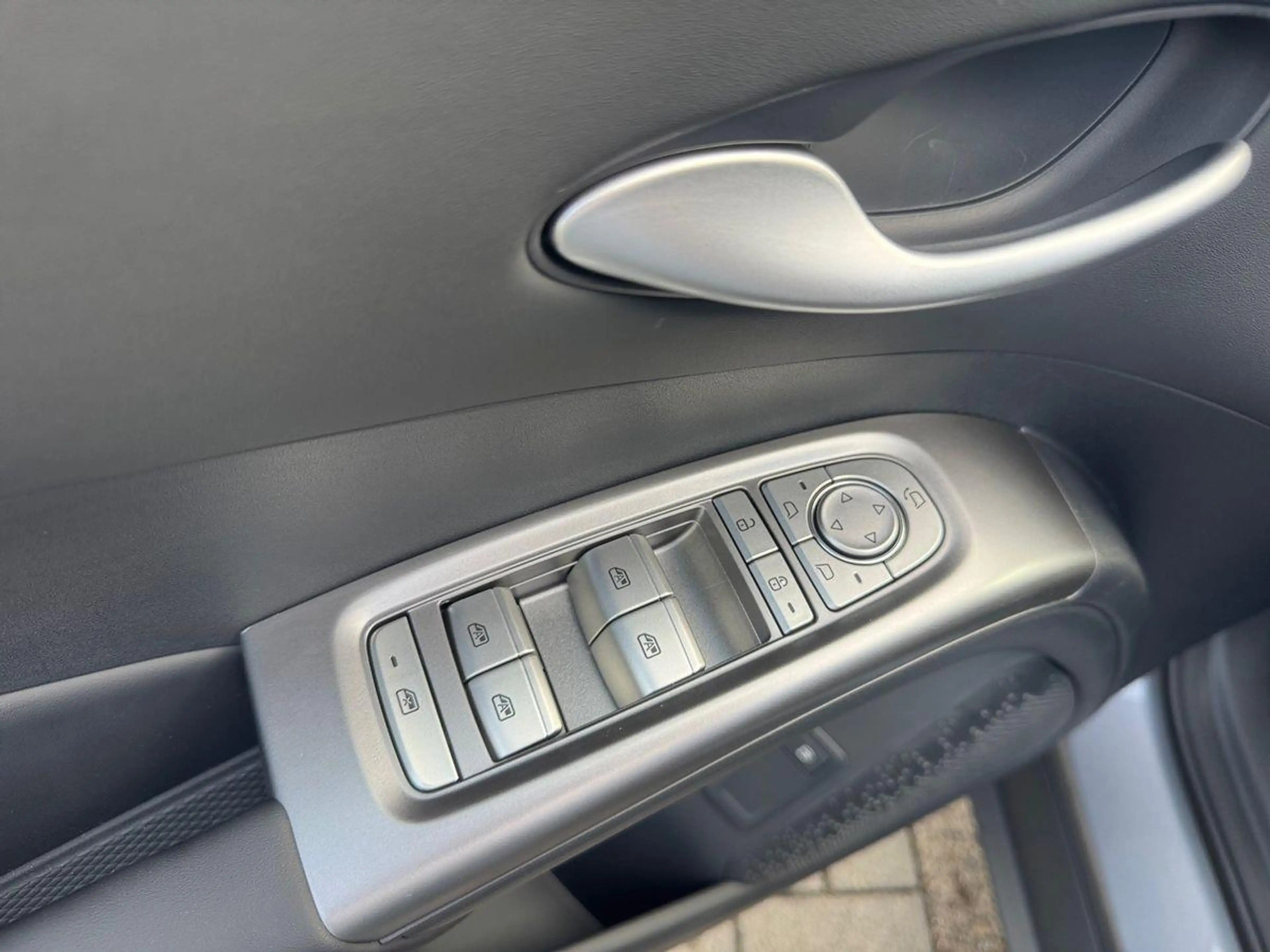 BYD Dolphin G 1.5 DM-i PHEV 156 kW Comfort HeadUp — photo 15