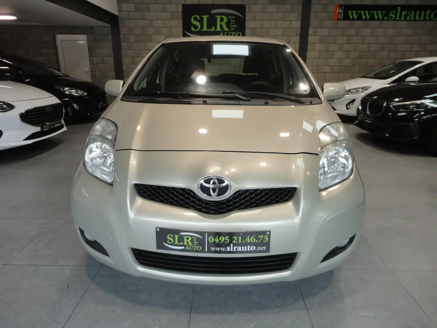 Toyota Yaris 1.3i BOITE AUTOMATIQUE AIRC CO JALU RAD ARR Gris - 2