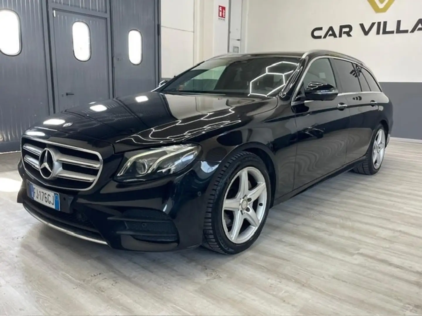 Mercedes-Benz E 220 E 220 d S.W. 4Matic Auto Premium Plus Nero - 2