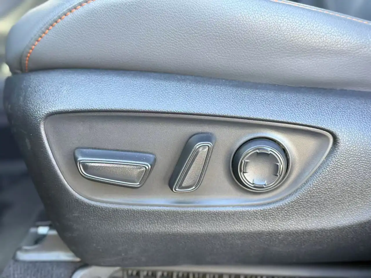 Toyota Sienna снимка Toyota Sienna