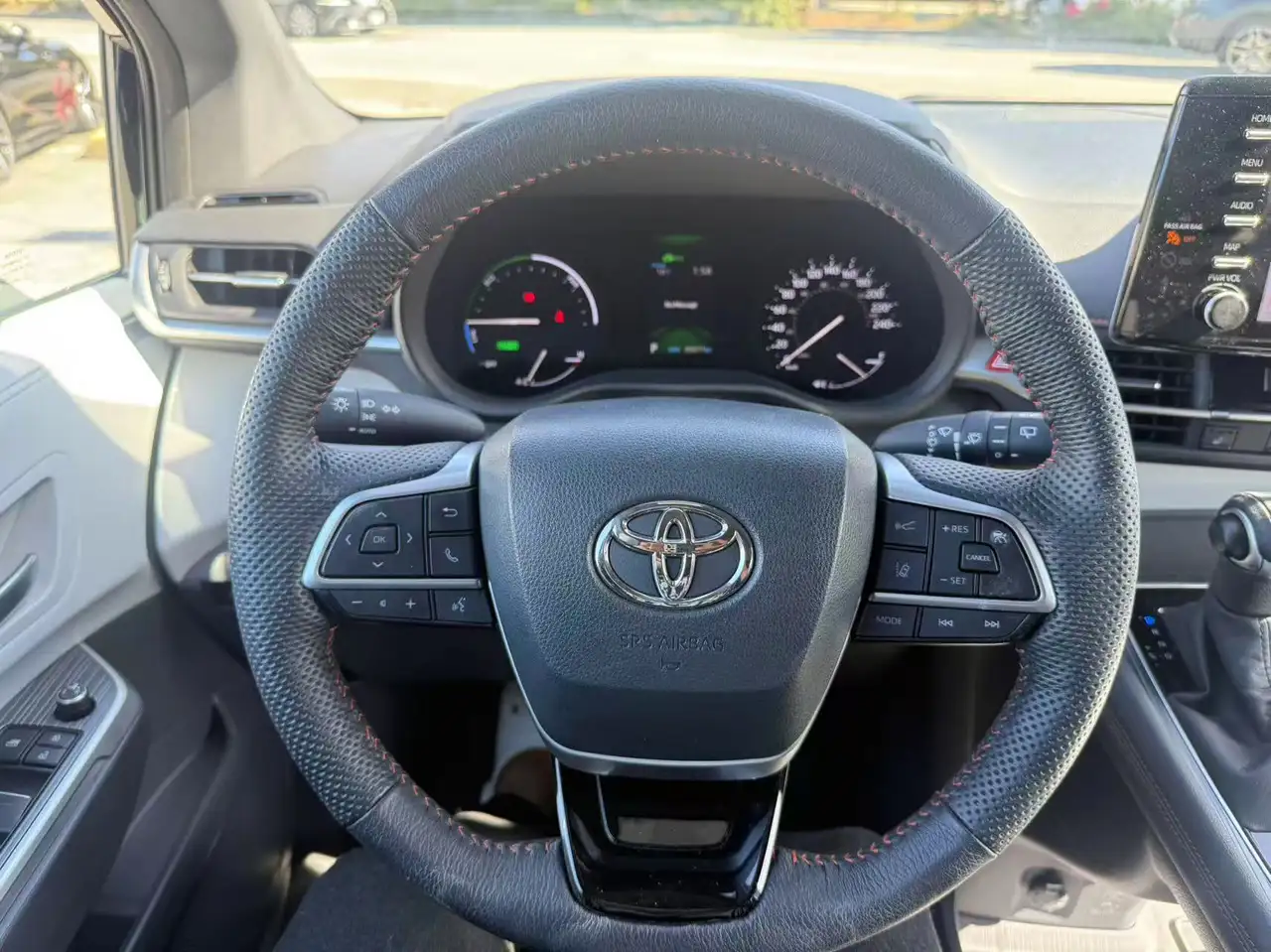 Toyota Sienna снимка Toyota Sienna
