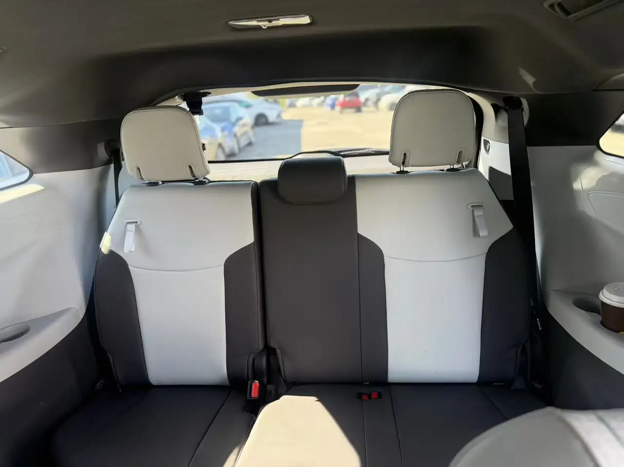 Toyota Sienna снимка Toyota Sienna