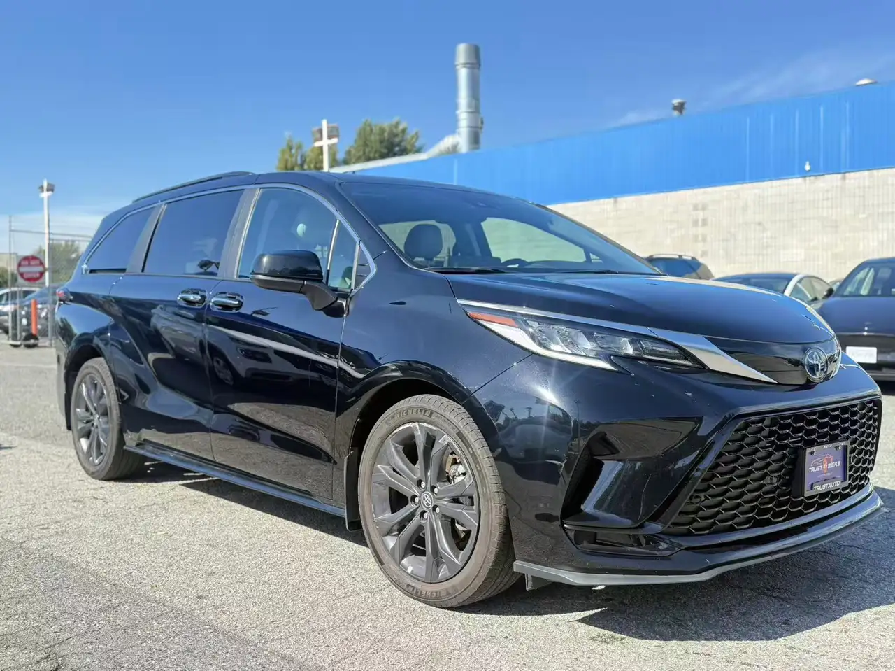 Toyota Sienna снимка Toyota Sienna