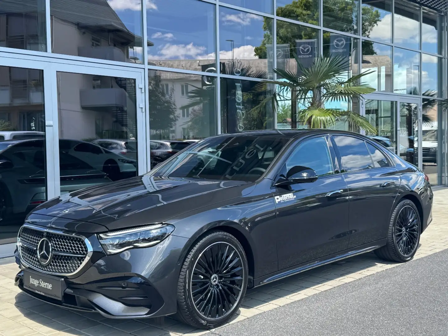 Mercedes-Benz E 220 d 4MATIC Limousine Distr KeyGo Shz PTS Ambi Grau - 2