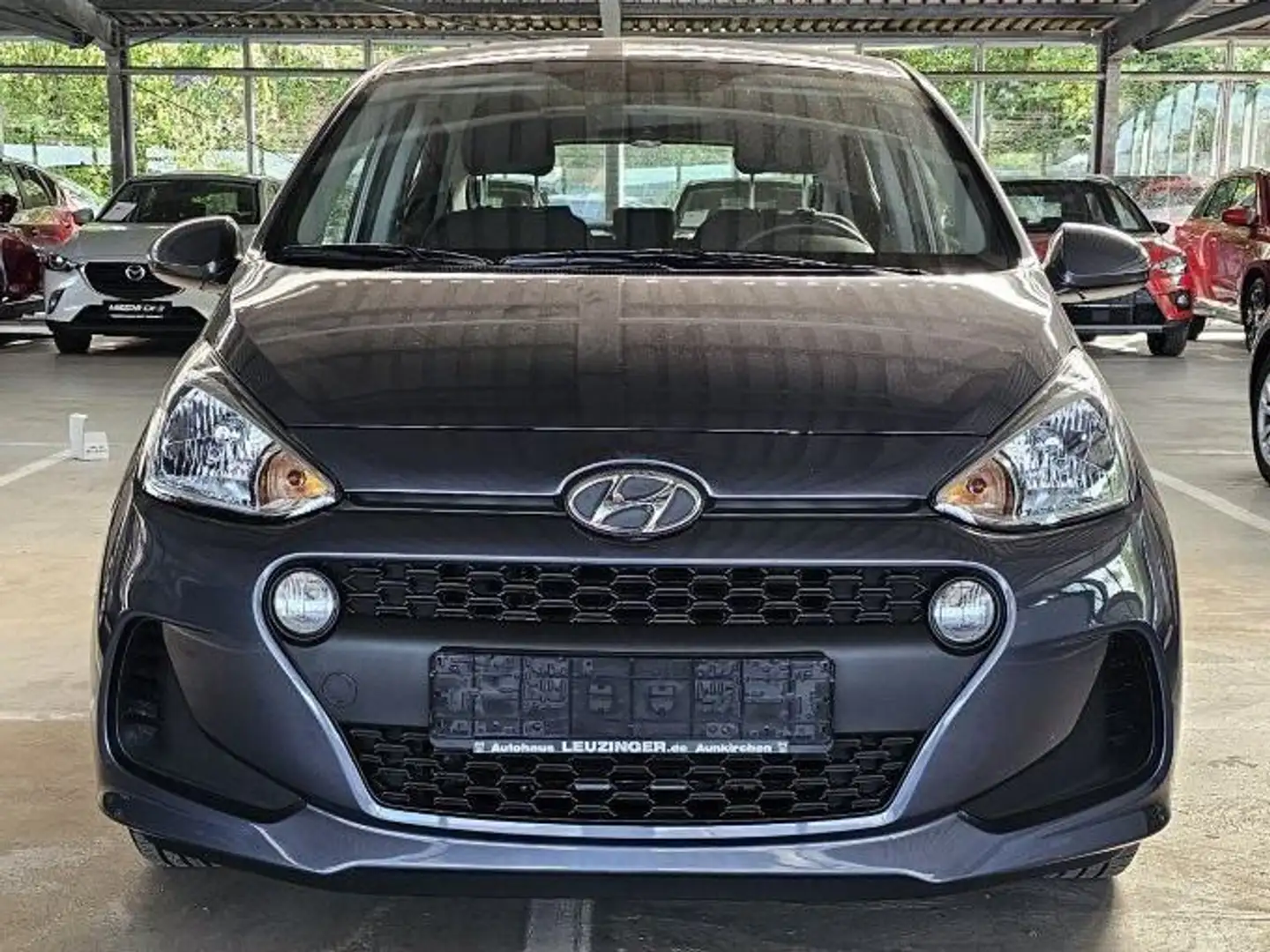 Hyundai i10 Classic Automatik Sommer- und Winterbereifung Gris - 2