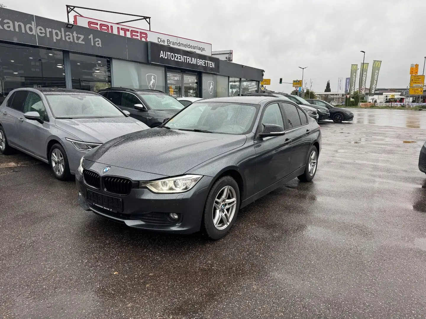 BMW 320 d Limousine*Automatik*Gewerbe o. Export Grau - 2