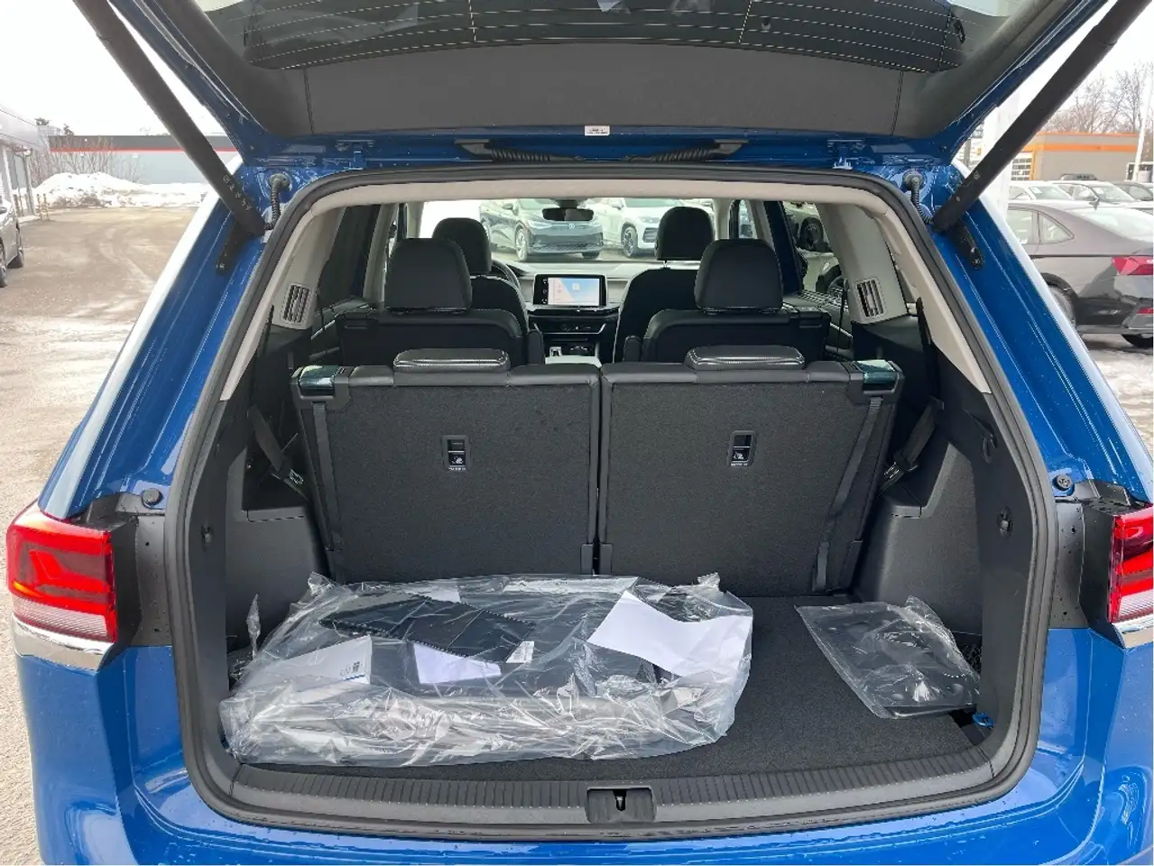 Volkswagen Atlas снимка Volkswagen Atlas