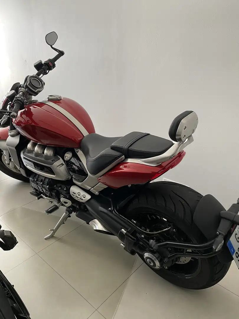 Triumph Rocket III Roadster regulateur, sissy bar, poignees chauffantes - 1