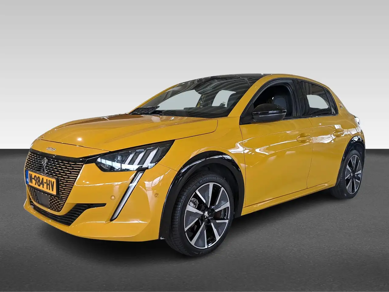 Peugeot e-208