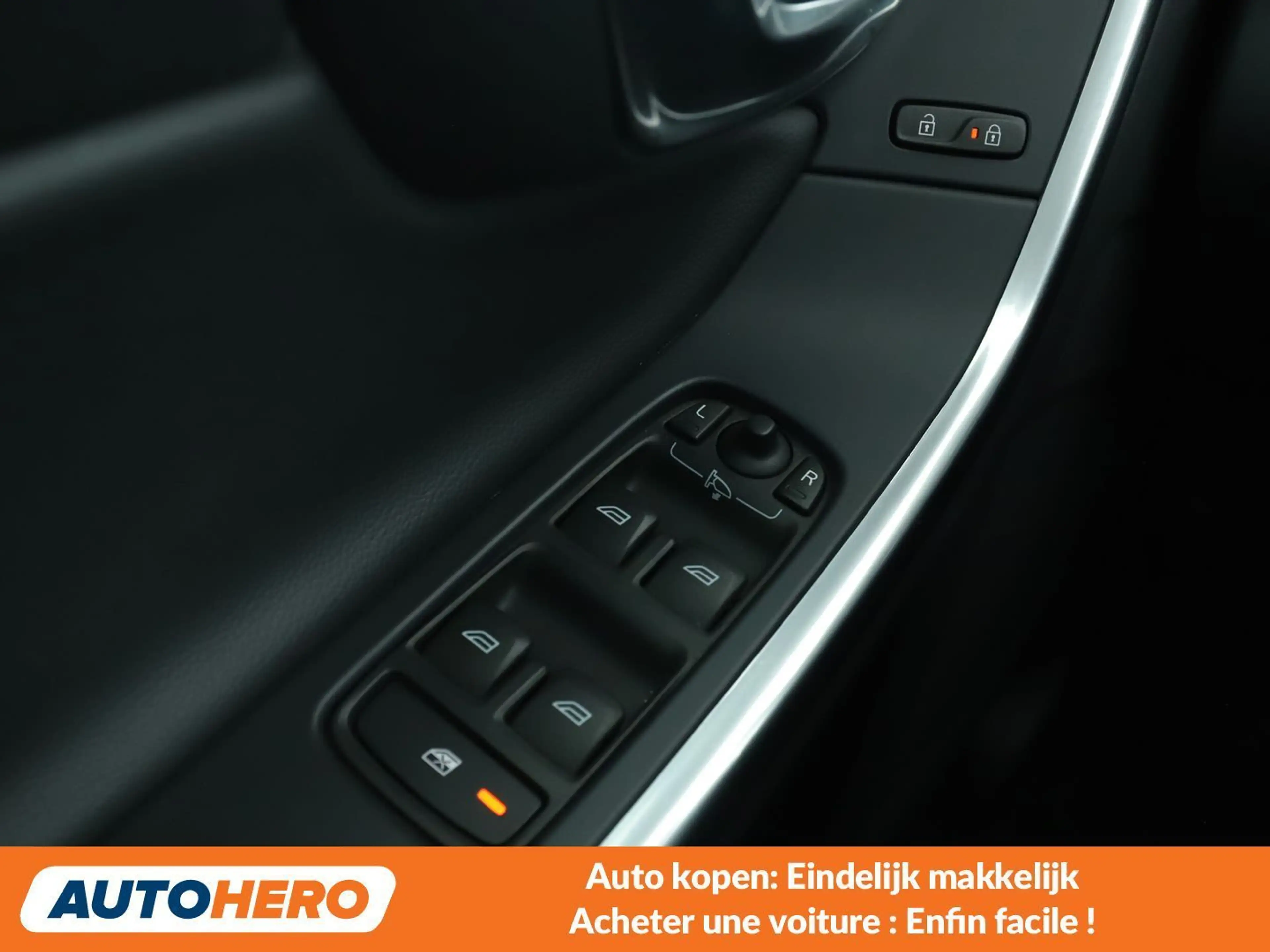 Volvo V60 Cross Country 2.0 D3 Momentum — photo 13