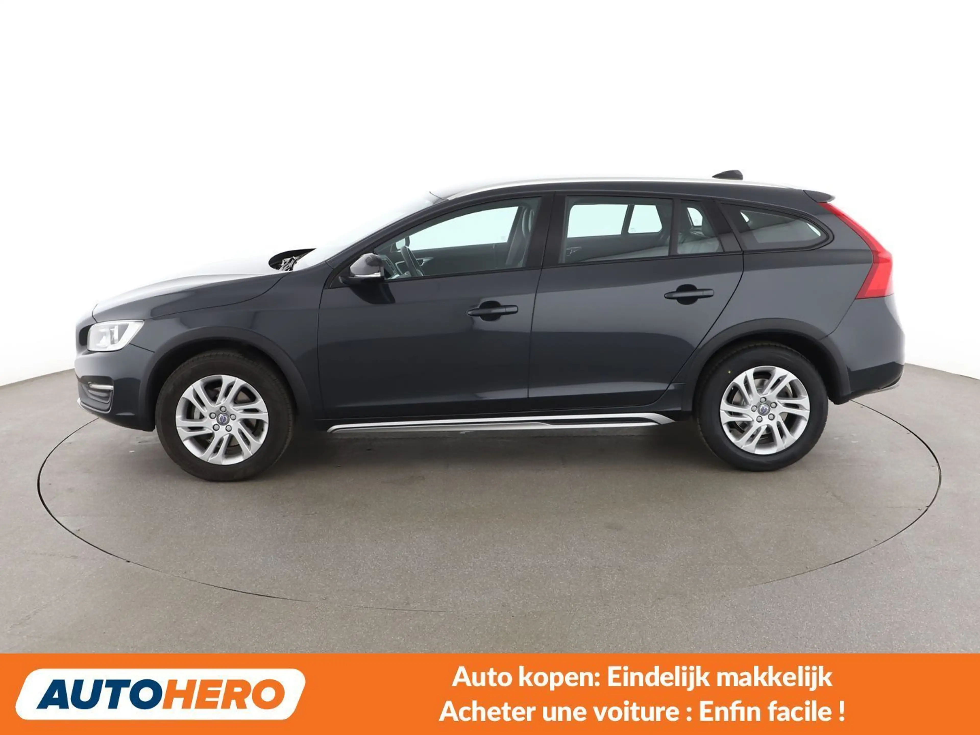 Volvo V60 Cross Country 2.0 D3 Momentum — photo 3