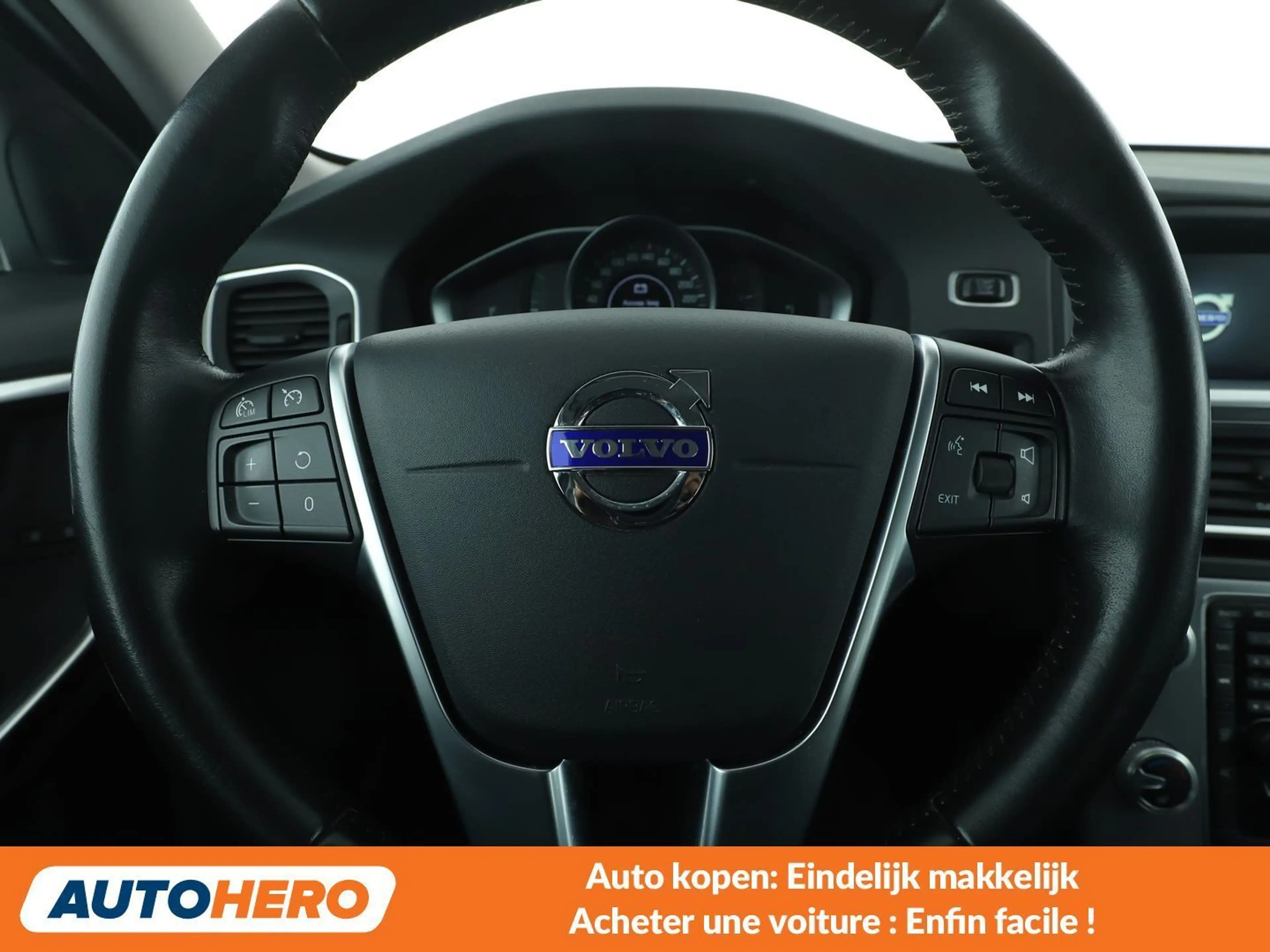 Volvo V60 Cross Country 2.0 D3 Momentum — photo 5