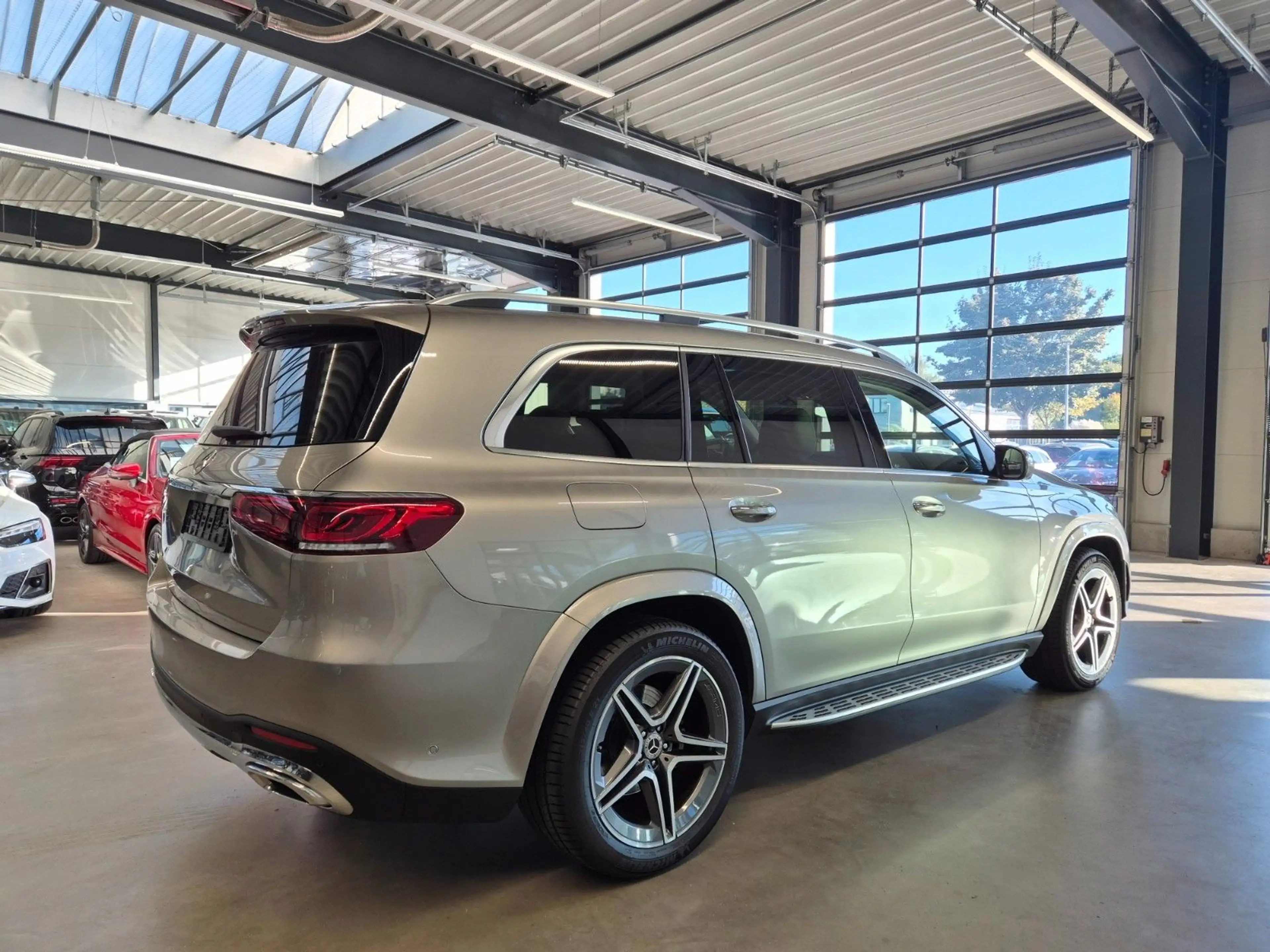 Mercedes-Benz GLS 400 d 4M STANDHZ PANO AIRMATIC DISTRO 7SITZE — photo 4