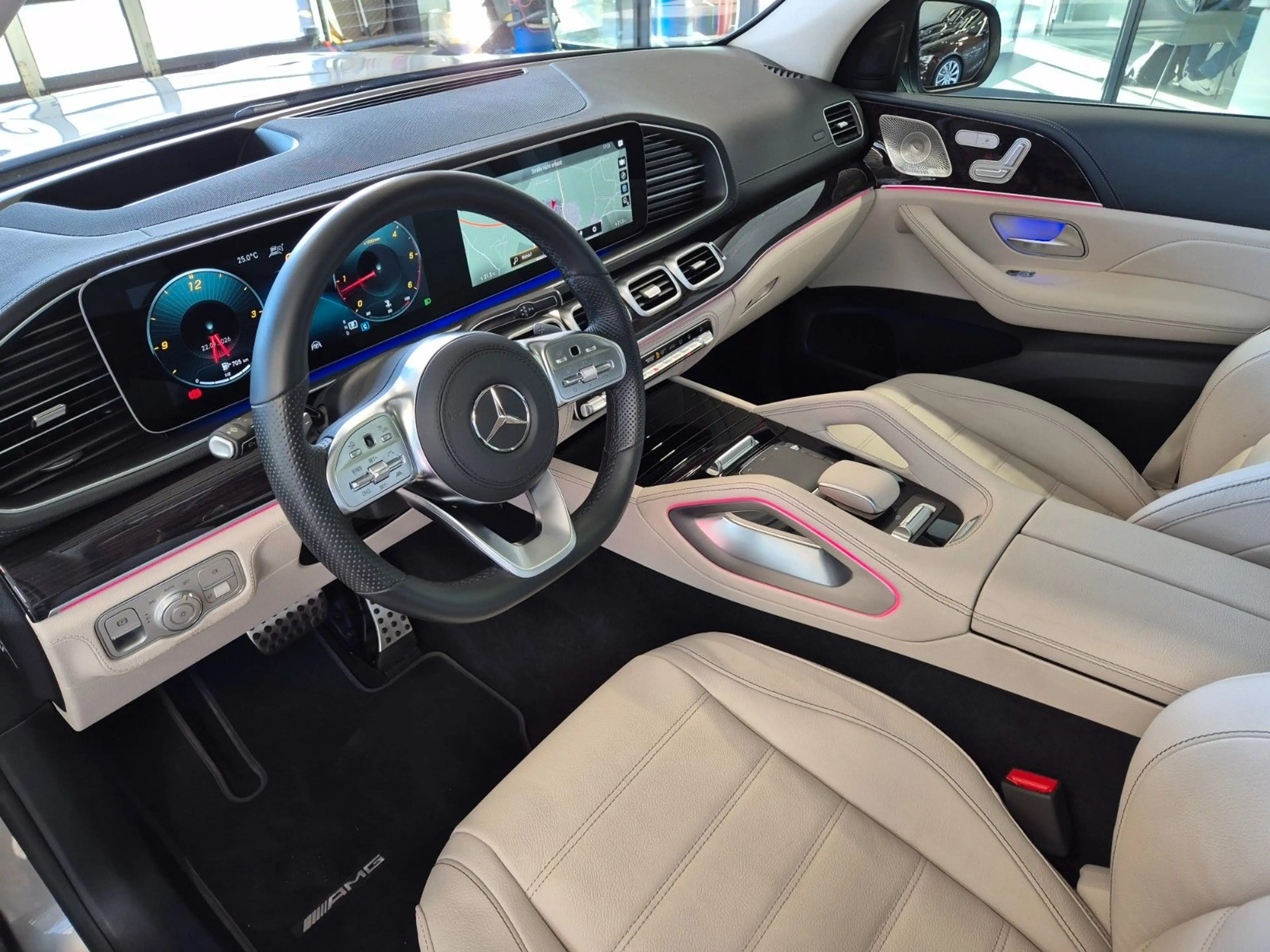 Mercedes-Benz GLS 400 d 4M STANDHZ PANO AIRMATIC DISTRO 7SITZE — photo 22
