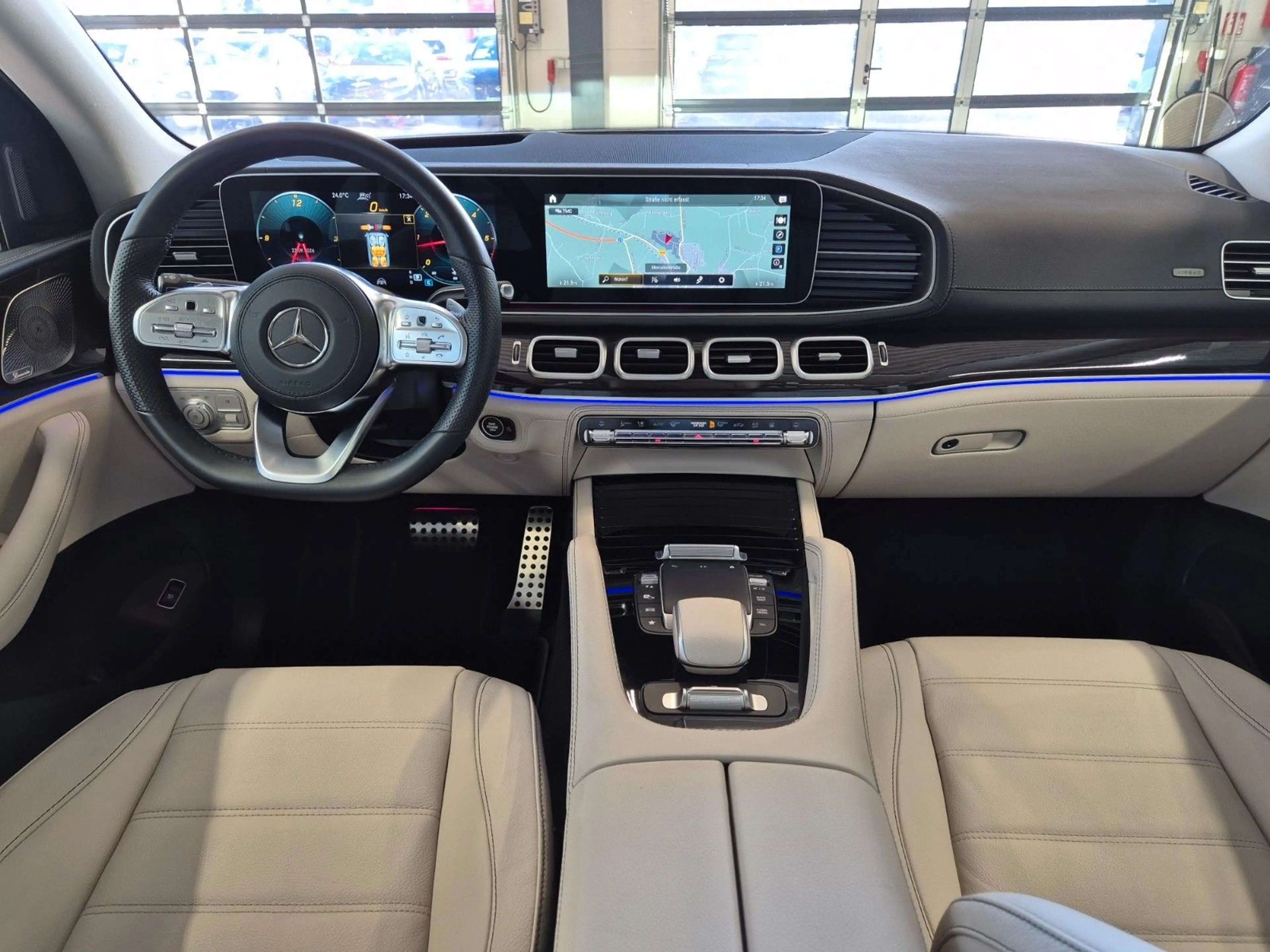 Mercedes-Benz GLS 400 d 4M STANDHZ PANO AIRMATIC DISTRO 7SITZE — photo 17