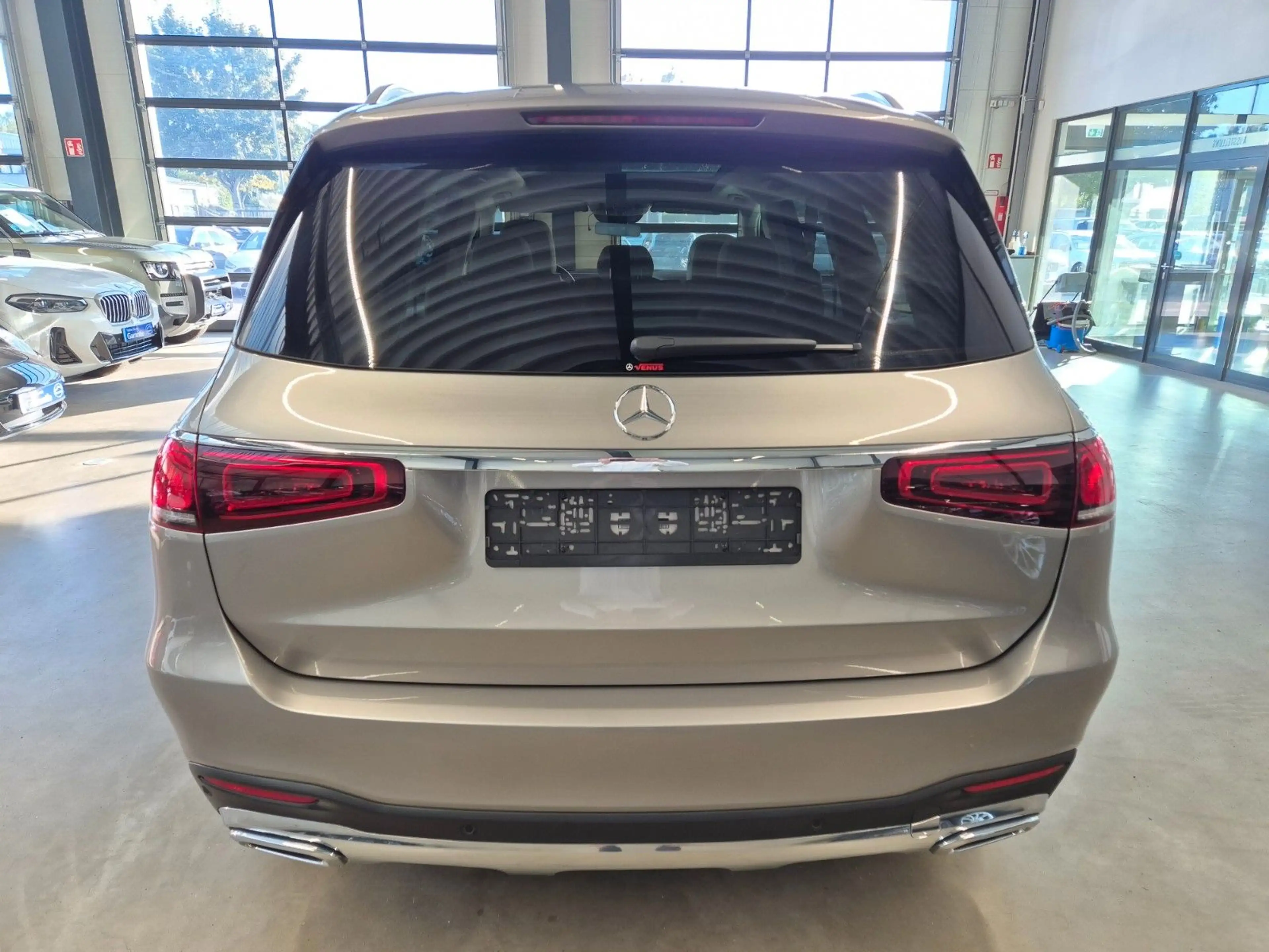 Mercedes-Benz GLS 400 d 4M STANDHZ PANO AIRMATIC DISTRO 7SITZE — photo 5