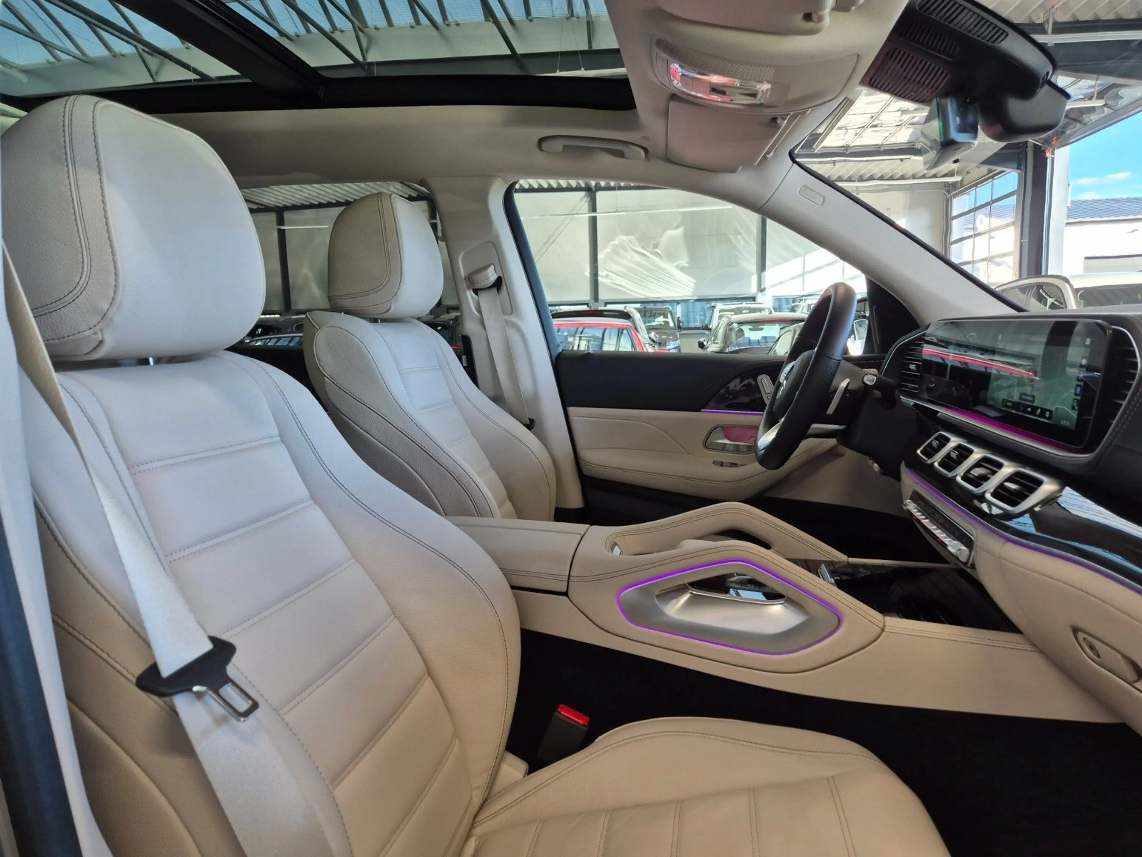 Mercedes-Benz GLS 400 d 4M STANDHZ PANO AIRMATIC DISTRO 7SITZE — photo 10