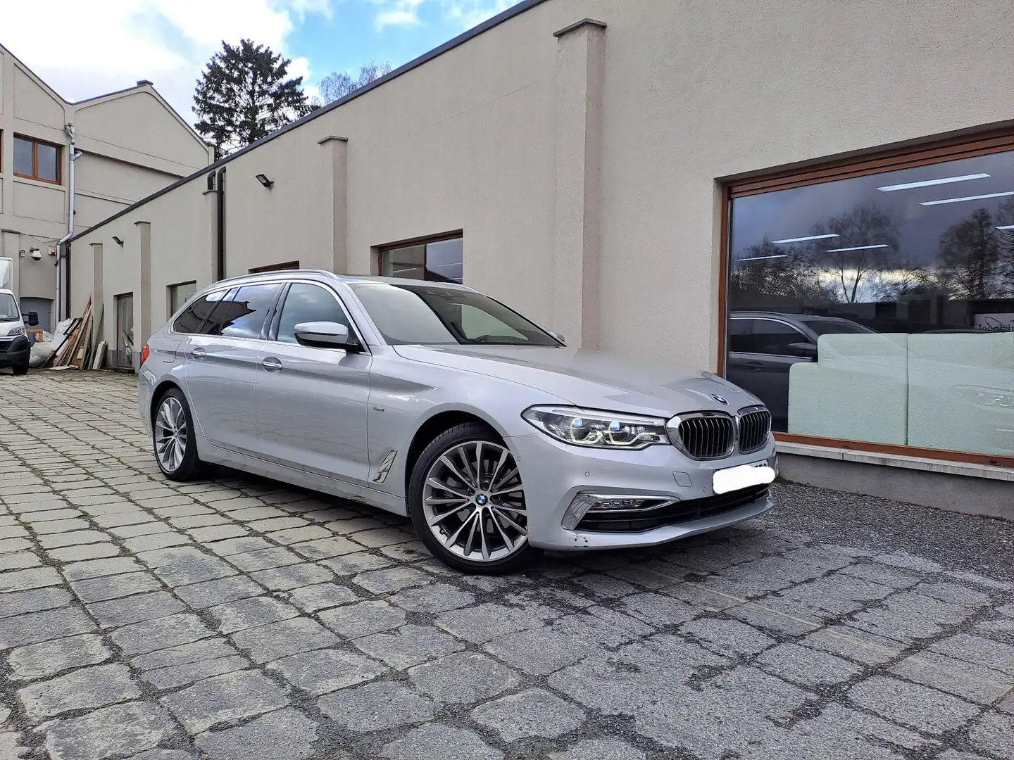BMW 520 Touring 520 dA LUXURY 18900€ htva Gris - 1