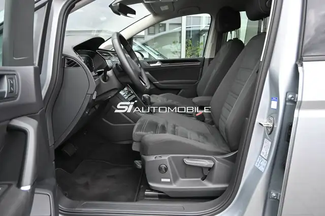 Volkswagen Touran view 10