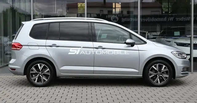 Volkswagen Touran view 6