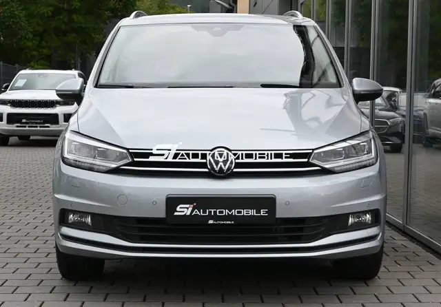 Volkswagen Touran view 8