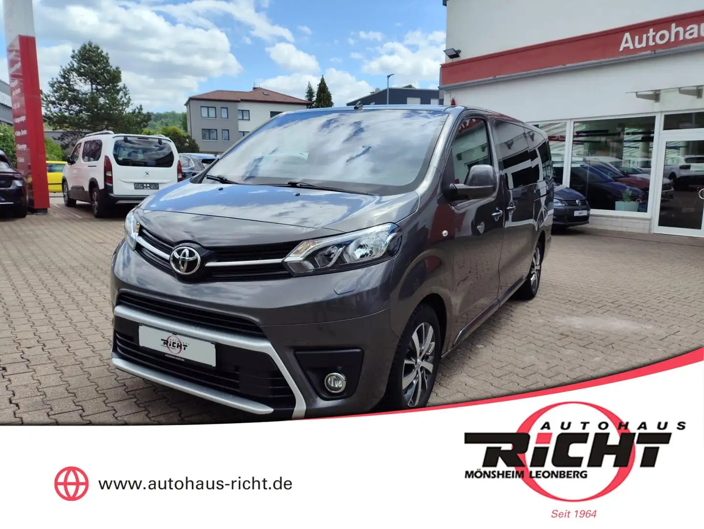 Toyota Proace Verso 2.0 D L2 Shuttle Comfort Navi HUD Kam SHZ Gris - 1