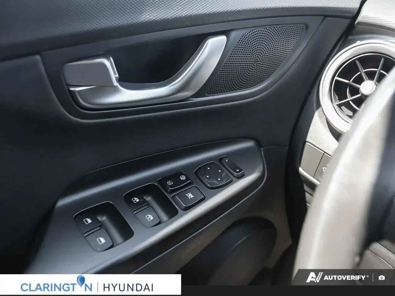 Hyundai KONA photo Hyundai KONA