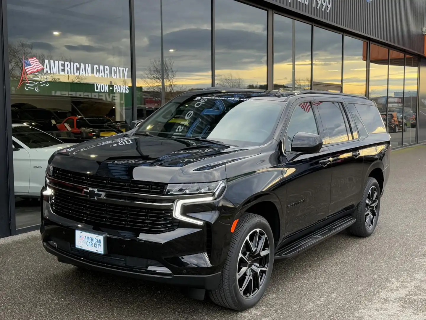 Chevrolet Suburban RST 4x4 V8 5.3L - PAS DE MALUS Negru - 1