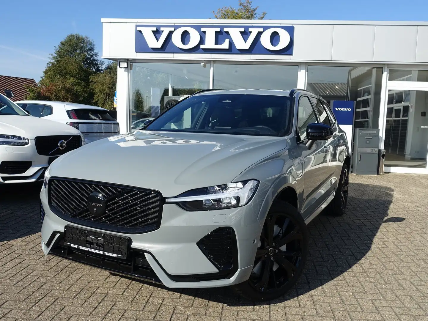 Volvo XC60 T8 Ultra Black Edition Signature ab € 549,- Grau - 1