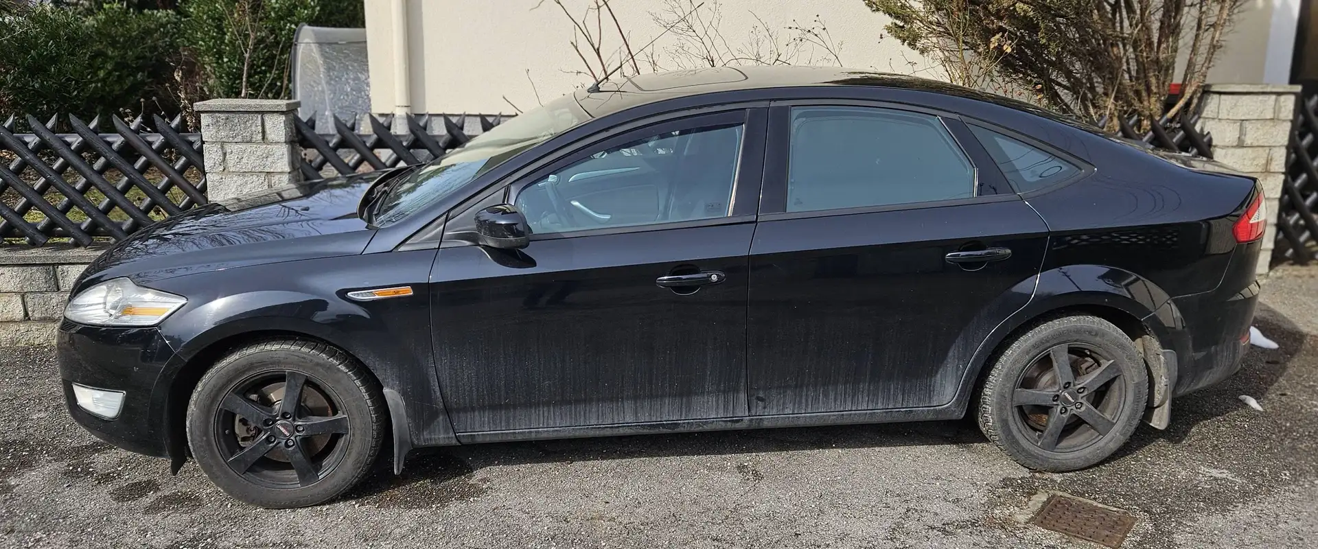 Ford Mondeo Mondeo Trend 2,0 TDCi DPF Trend Schwarz - 2