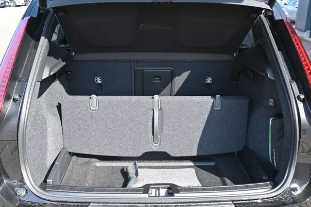 Volvo XC40 view 7