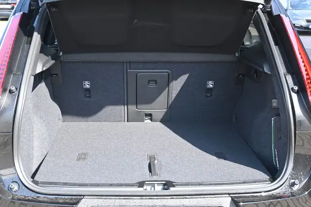 Volvo XC40 view 6