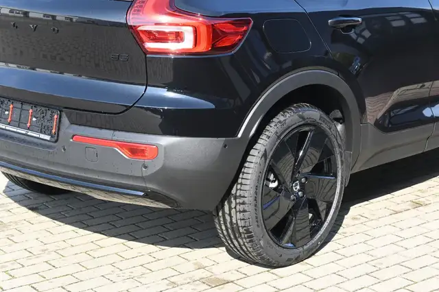 Volvo XC40 view 5