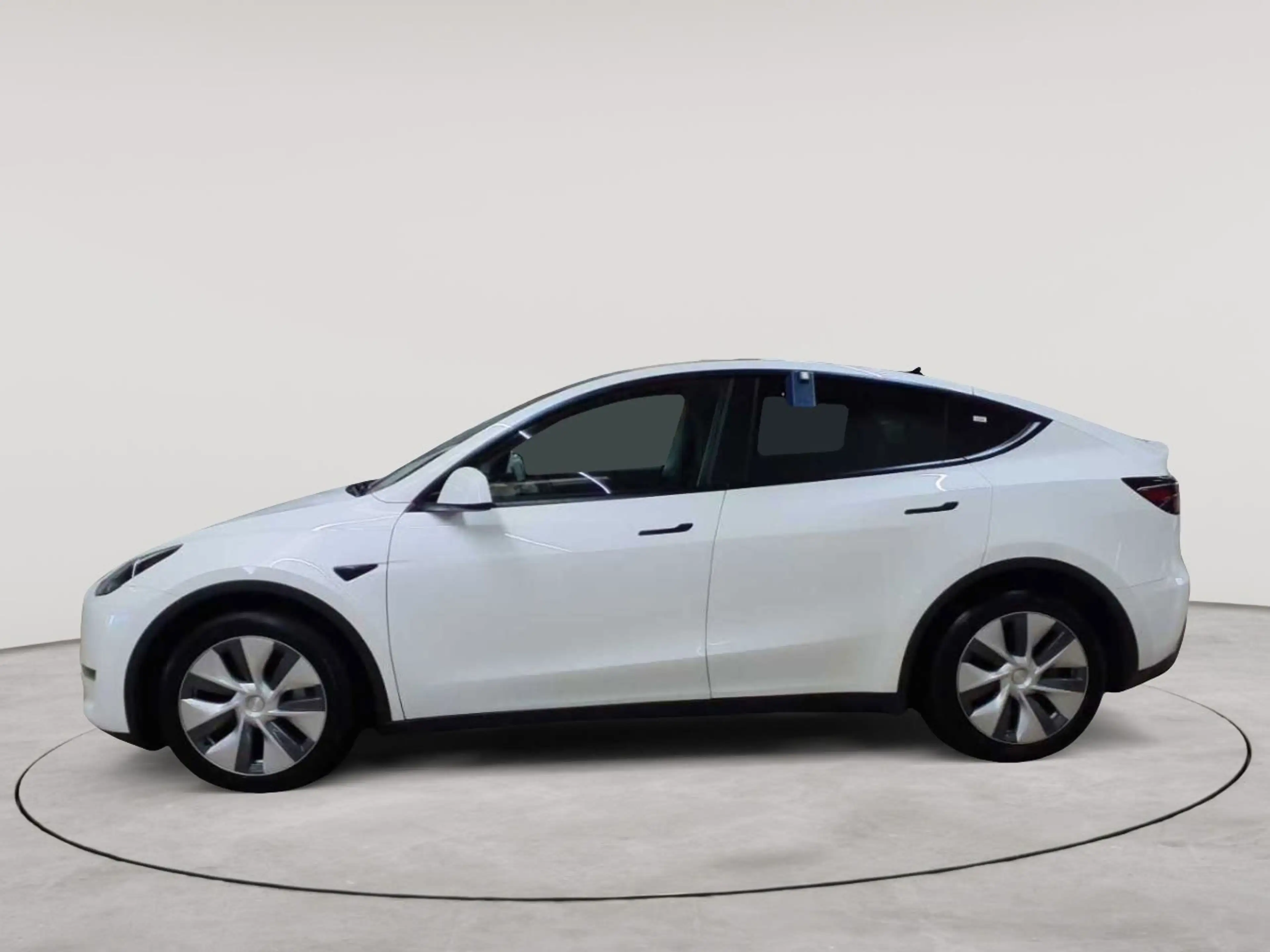 Tesla Model Y Long Range Dual Motor AWD — photo 6