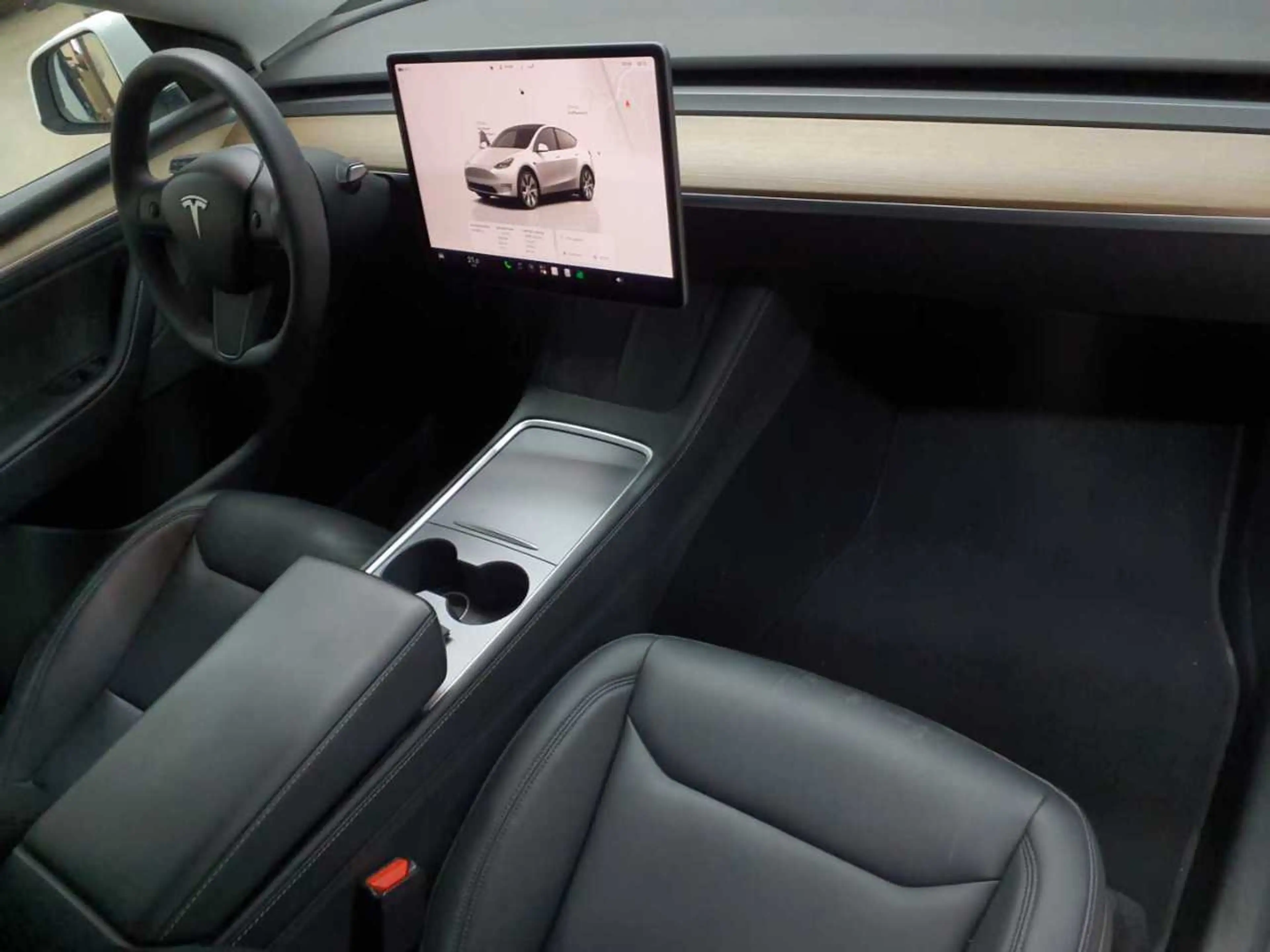 Tesla Model Y Long Range Dual Motor AWD — photo 9