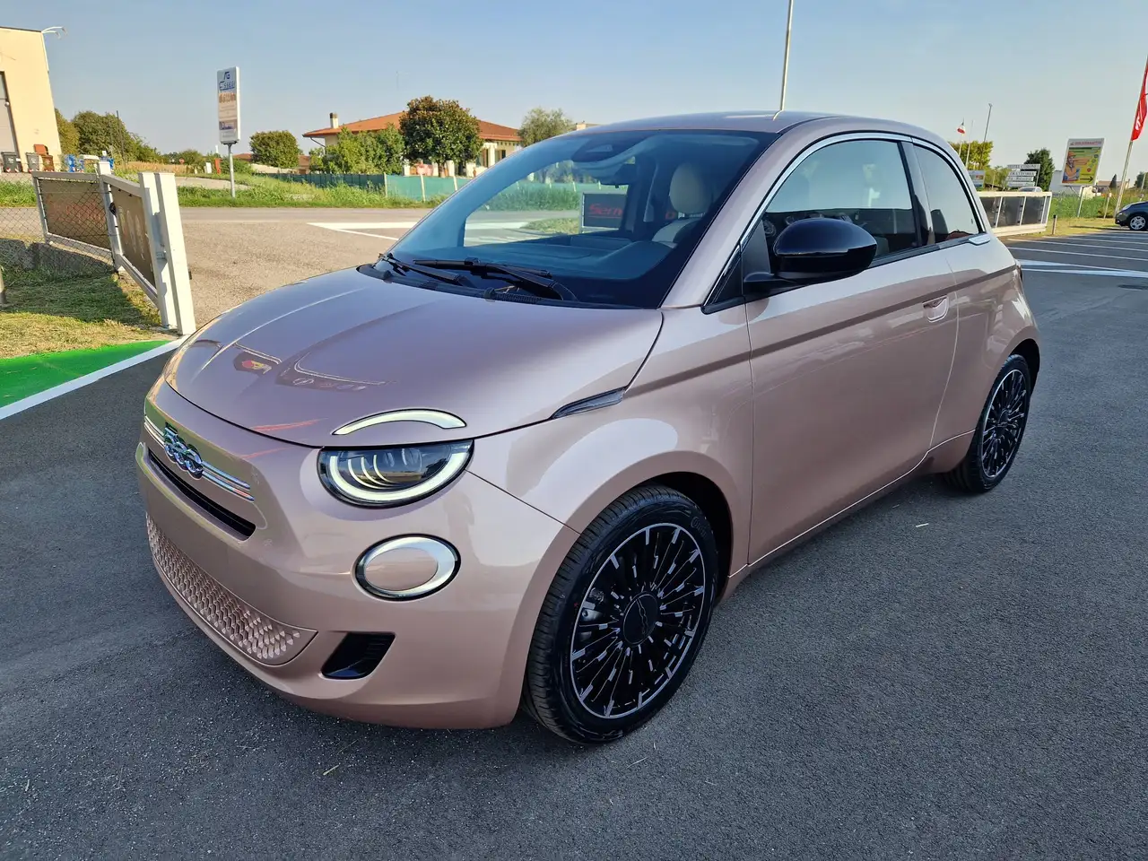 Fiat 500 1.0 hybrid Icon ROSE GOLD / PACK STYLE e COMFORT LIGHT, миниатюра 2