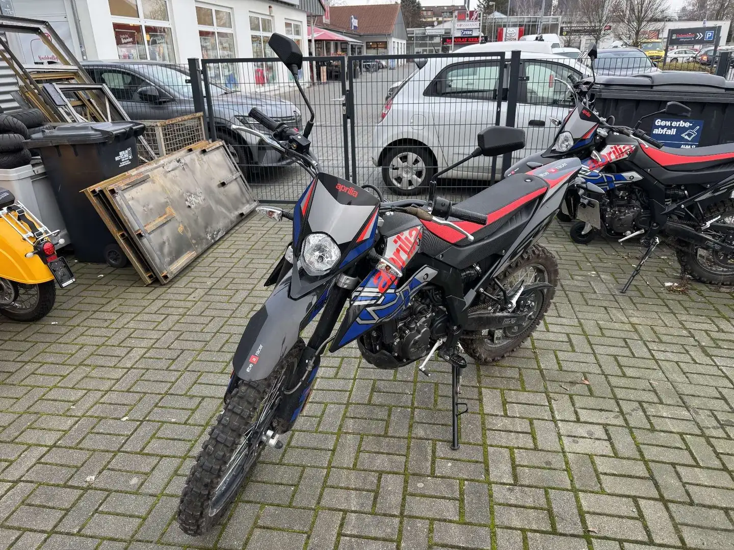 Aprilia RX 125 ABS OHNE ANZAHLUNG 46 Euro/Monat** Zilver - 1