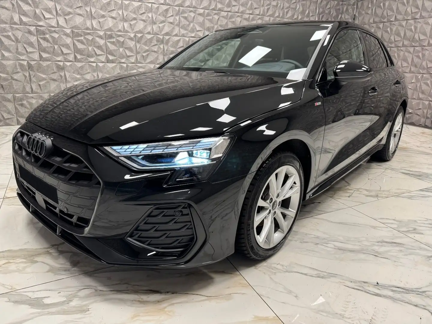 Audi A3 Sportback TDI-S line*Optik-Paket schwarz plus Schwarz - 1